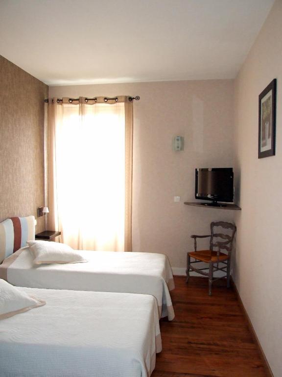 Logis Hotel L'Occitan 2 Etoiles Gaillac Room photo
